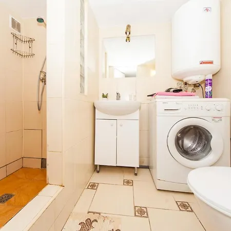 Аквамарин Мини Студия Полуподвал Apartment